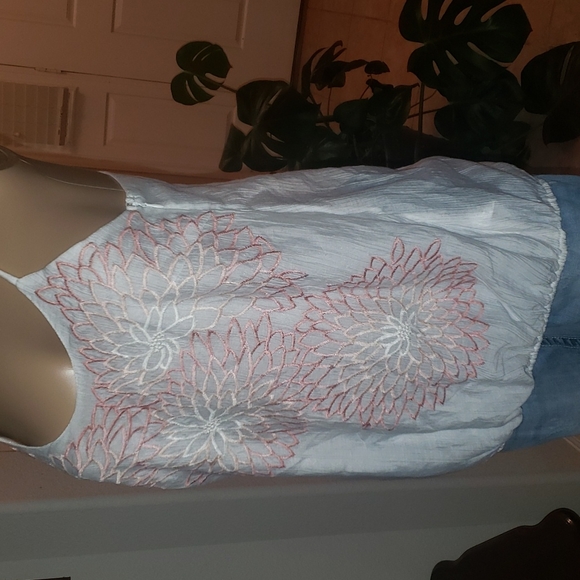 Papaya s silk halter top gorgeously embroidered lotus flowers - Picture 4 of 12